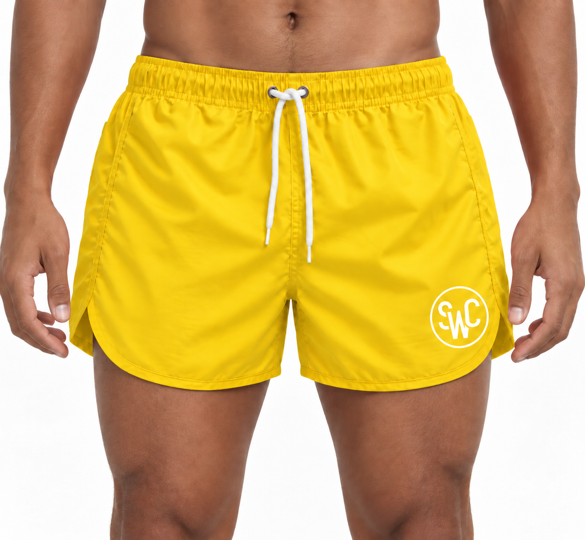 Riviera Retro zwemshort Sunbeam Yellow, geel korte retro-pasvorm op een model